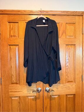 Time & Tru Black Swimsuit Coverup